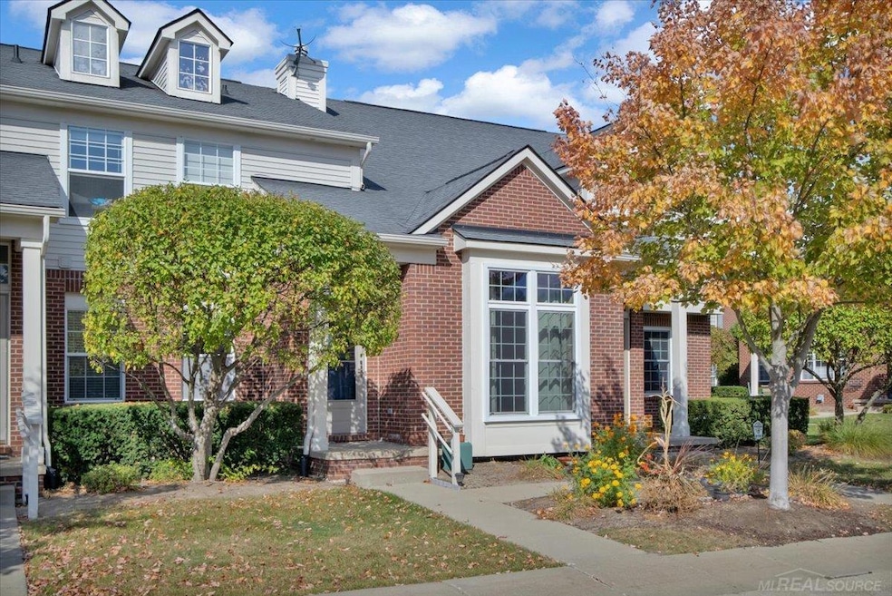 28103 April Ct, Walled Lake, MI 48390 - photo 1