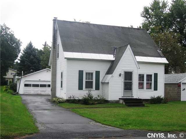 Exterior Front Great Curb Appeal!!