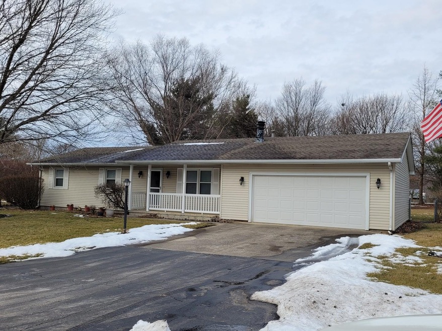 206 Franks Dr, Philo, IL 61864 - photo 1