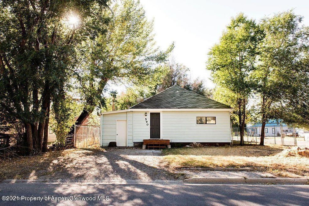 590 Colorado St, Craig, CO 81625 - photo 1