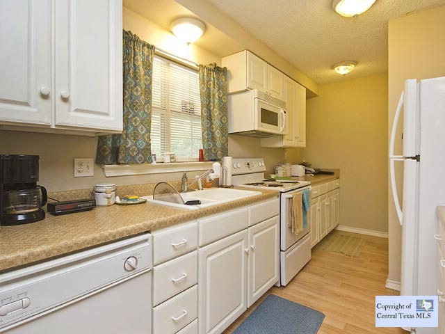 203 S Mitchell St unit 6, San Marcos, TX 78666 - photo 1
