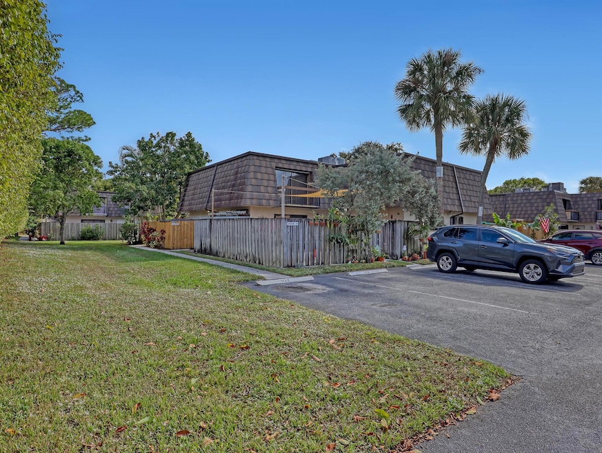 4095 Palm Bay Cir unit B, West Palm Beach, FL 33406 - photo 1