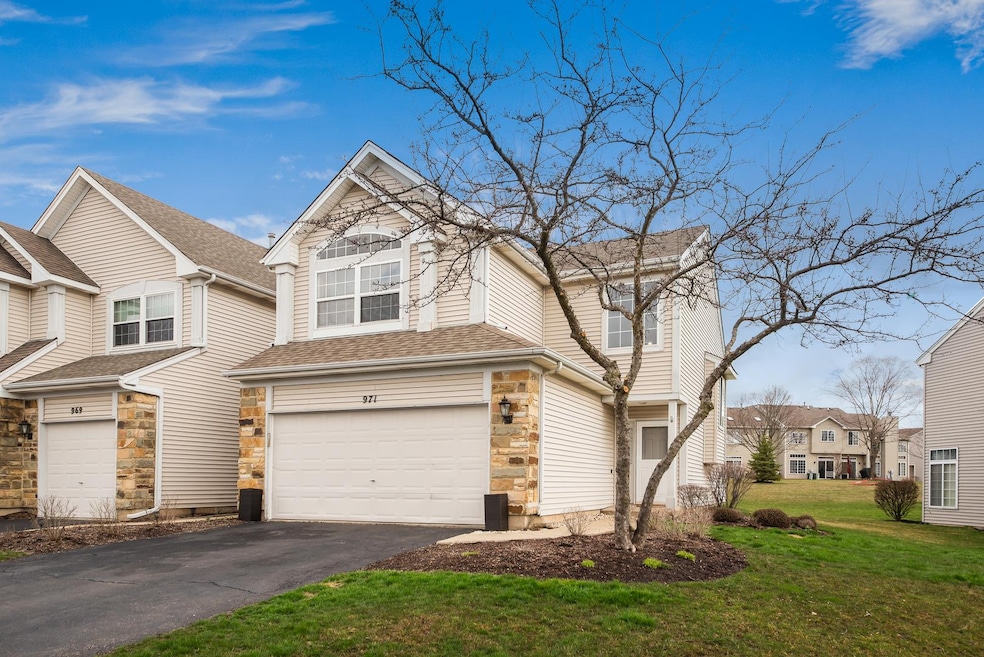 971 Viewpoint Dr, Lake In the Hills, IL 60156 - photo 1