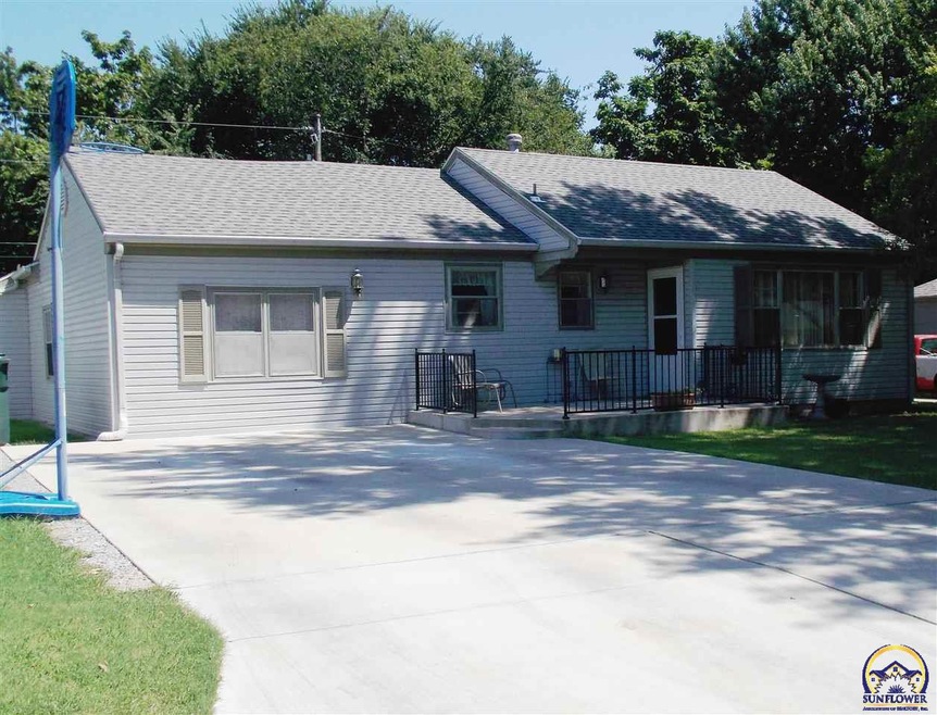 4300 SW 23rd St, Topeka, KS 66614 - photo 1