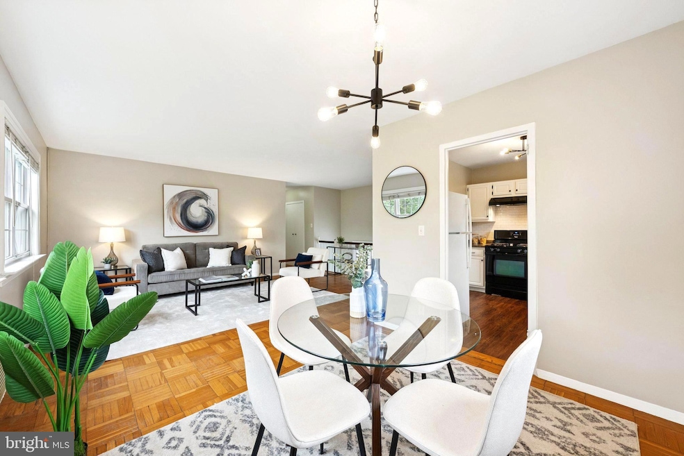 3249 Martha Custis Dr unit 847, Alexandria, VA 22302 - photo 1