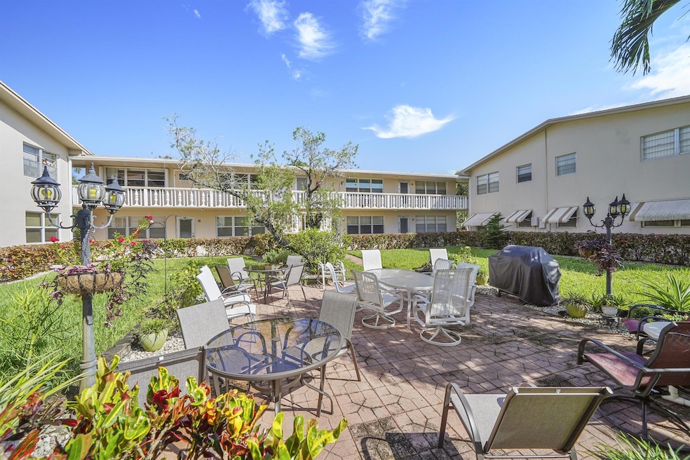 213 Cambridge I, West Palm Beach, FL 33417 - photo 1