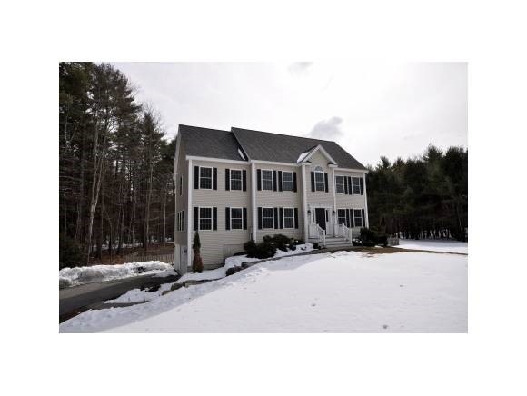 29 Fox Hollow Dr, Newmarket, NH 03857 - photo 1
