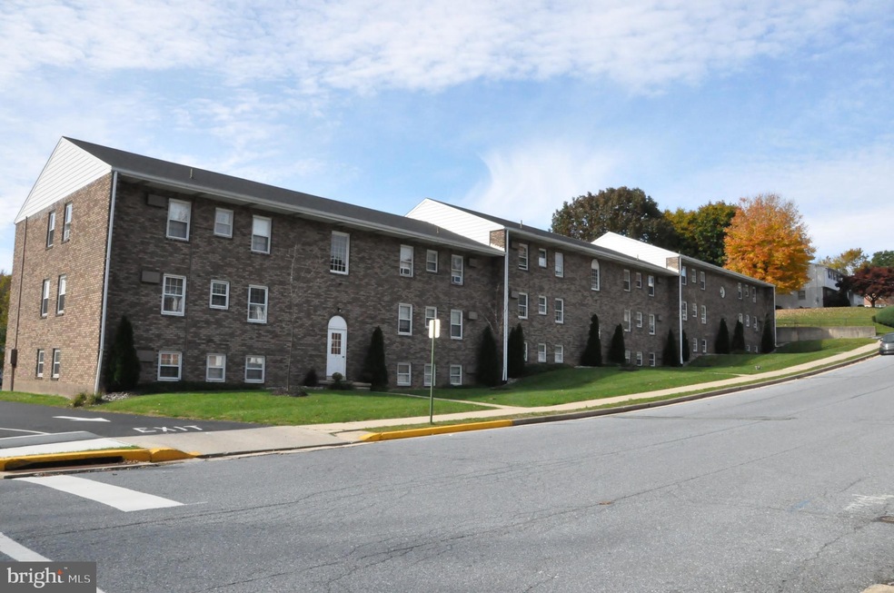 23 Orchard Hills Dr unit F, Boyertown, PA 19512 - photo 1