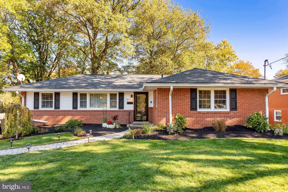 6611 Beddoo St, Alexandria, VA 22306 - photo 1