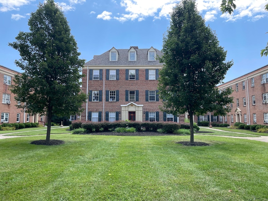 1728 Grandin Rd SW unit 40, Roanoke, VA 24015 - photo 1