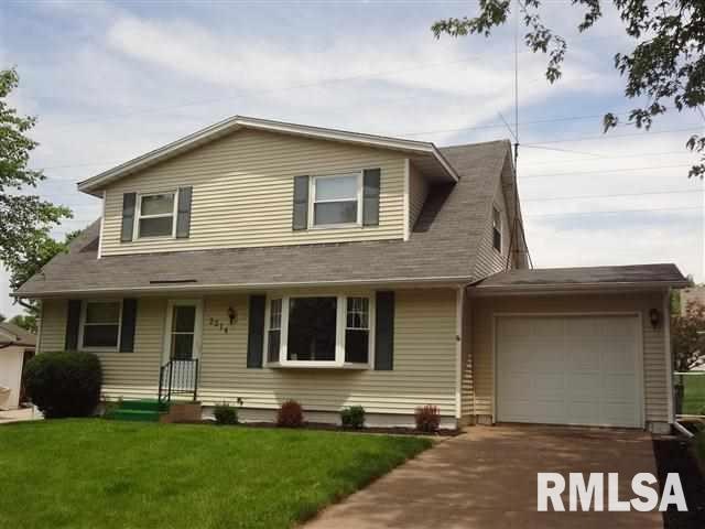 2514 W 59th St, Davenport, IA 52806 - photo 1
