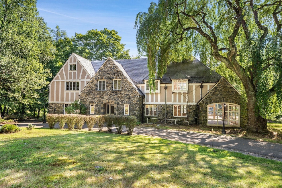 135 Scarborough Rd, Briarcliff Manor, NY 10510 - photo 1