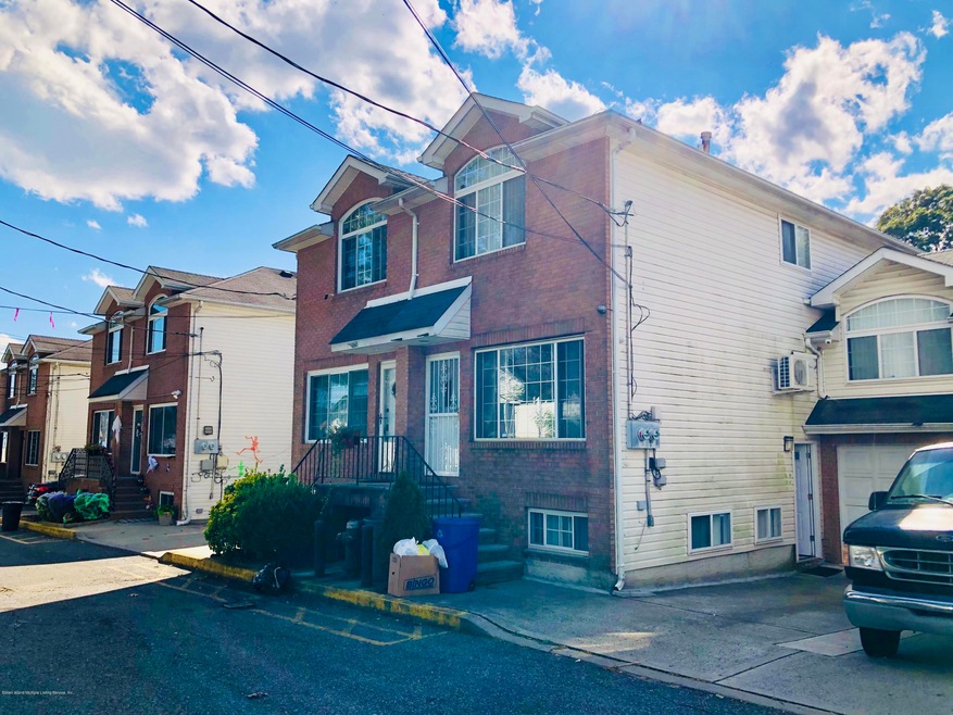 18 Pebble Ln unit 1, Staten Island, NY 10305 - photo 1