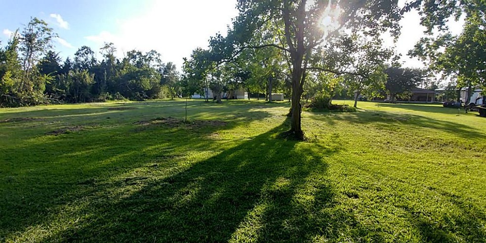 5015 Harbin Rd, Alvin, TX 77511 - photo 1