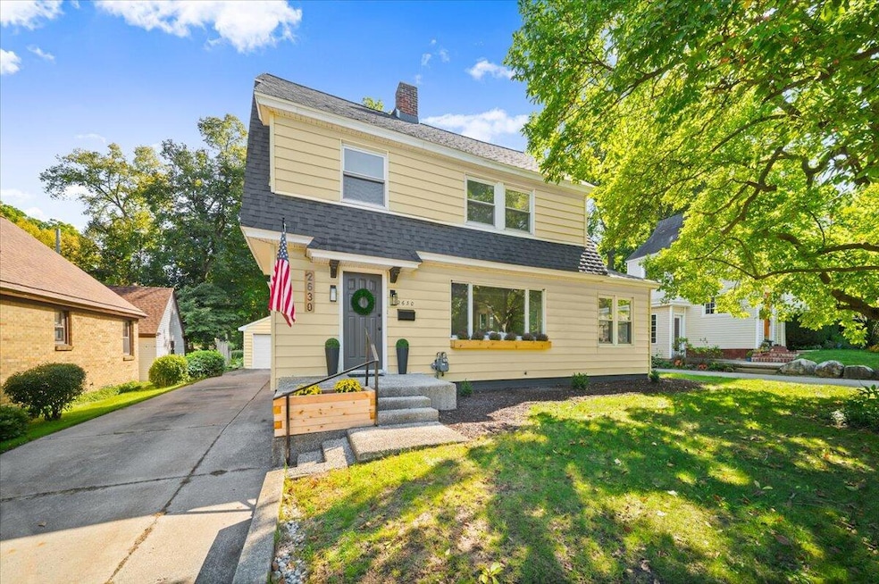 2630 Oakwood Ave NE, Grand Rapids, MI 49505 - photo 1