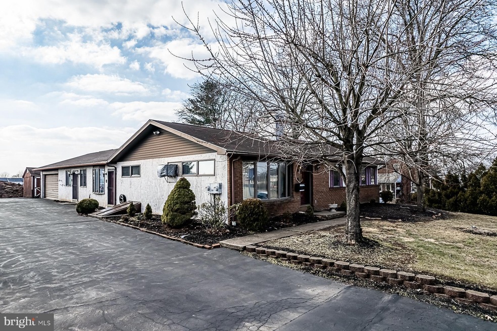 44 N County Line Rd, Souderton, PA 18964 - photo 1