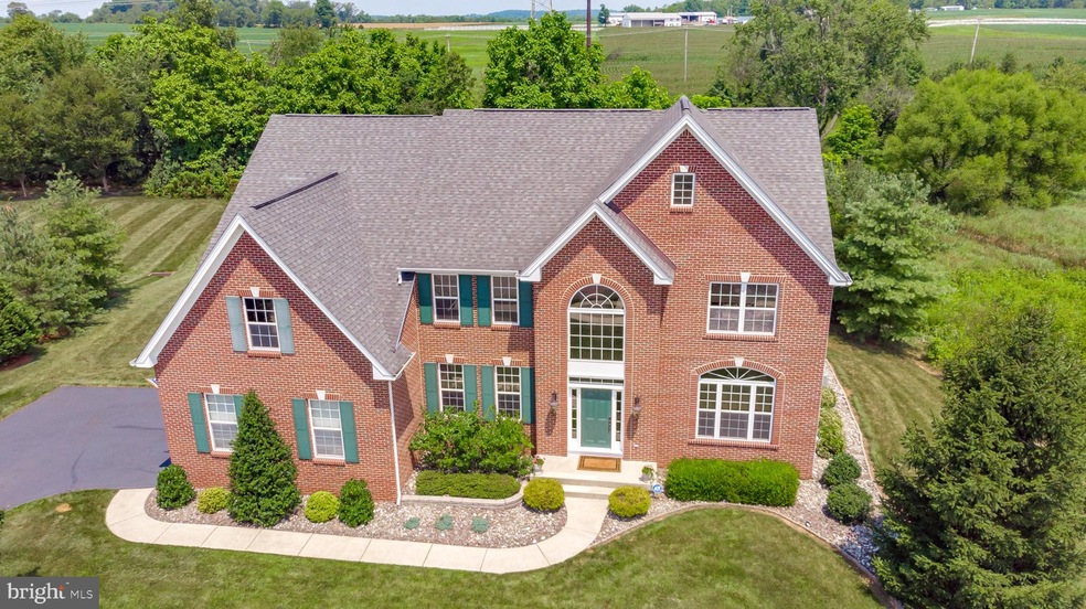 1039 Broadleaf Cir, Royersford, PA 19468 - photo 1