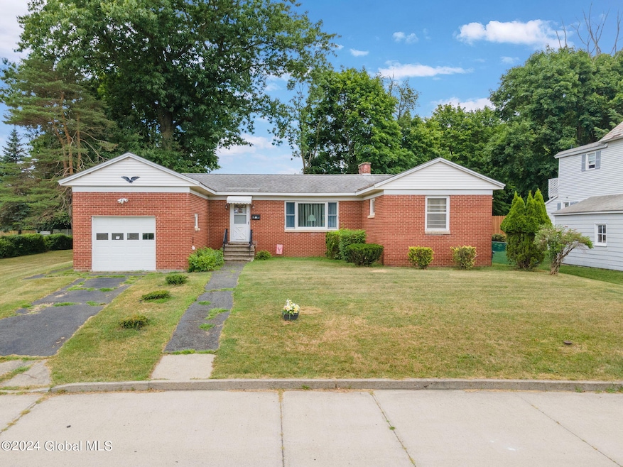 32 Blakely Ct, Troy, NY 12180 - photo 1