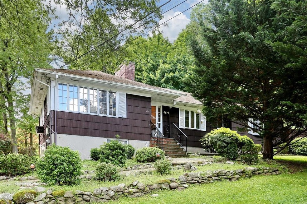 35 Old Hempstead Rd, New City, NY 10956 - photo 1