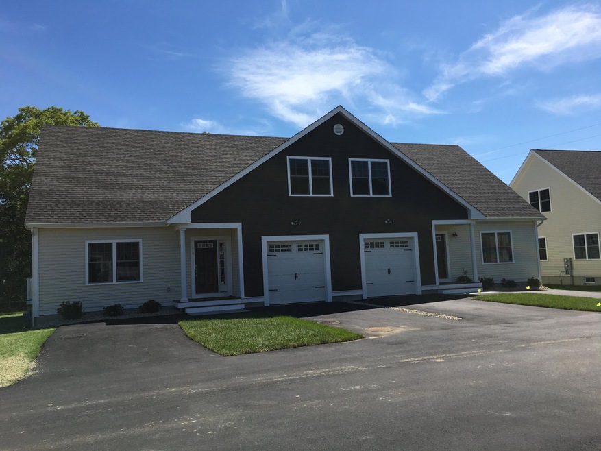 637 Gifford St unit 9B, Falmouth, MA 02540 - photo 1