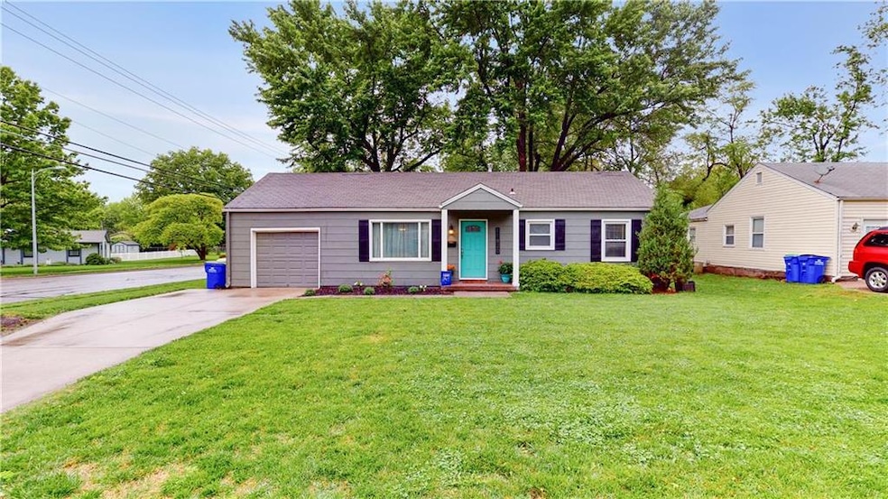 11820 W 69th Terrace, Shawnee, KS 66203 - photo 1