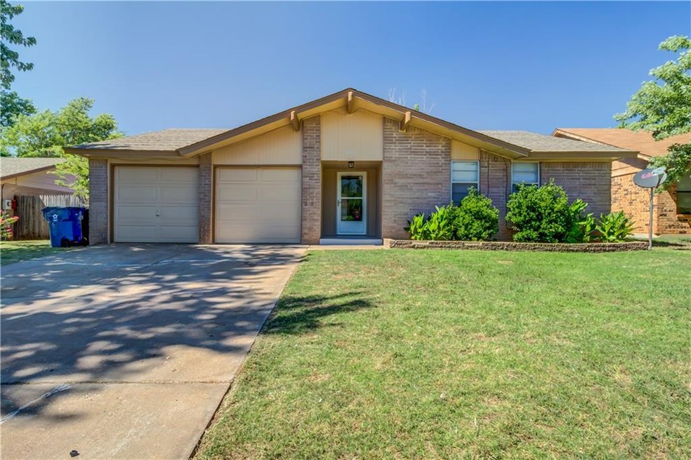 1109 Lapwing Rd, Edmond, OK 73003 - photo 1
