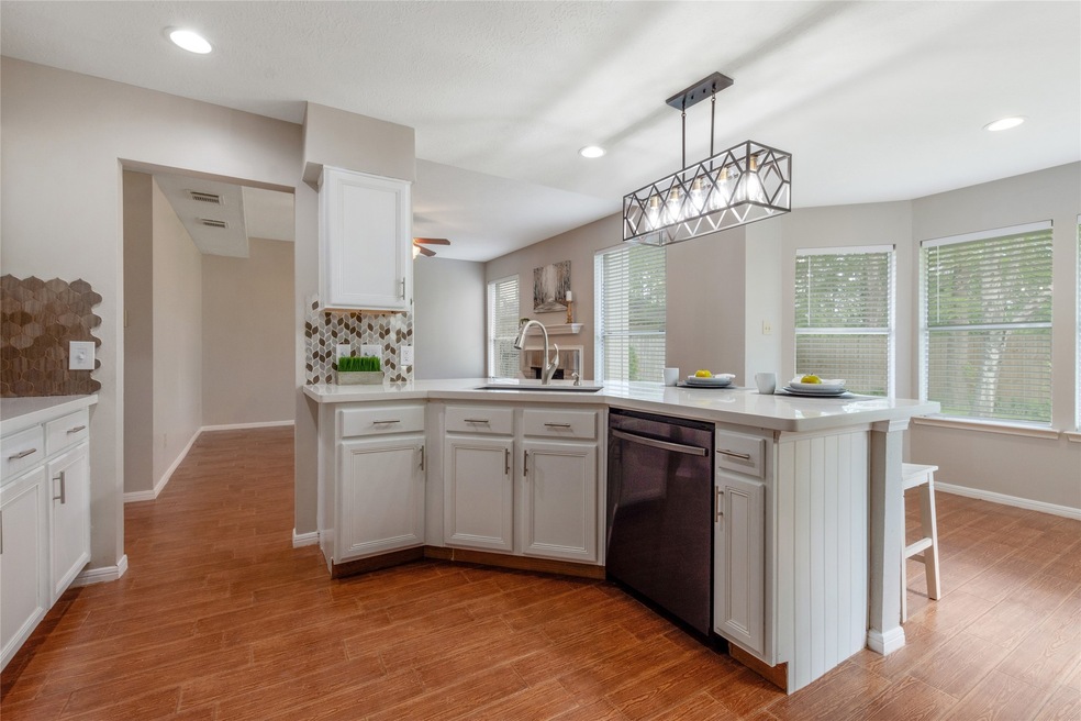 2019 S Mission Cir, Friendswood, TX 77546 - photo 1