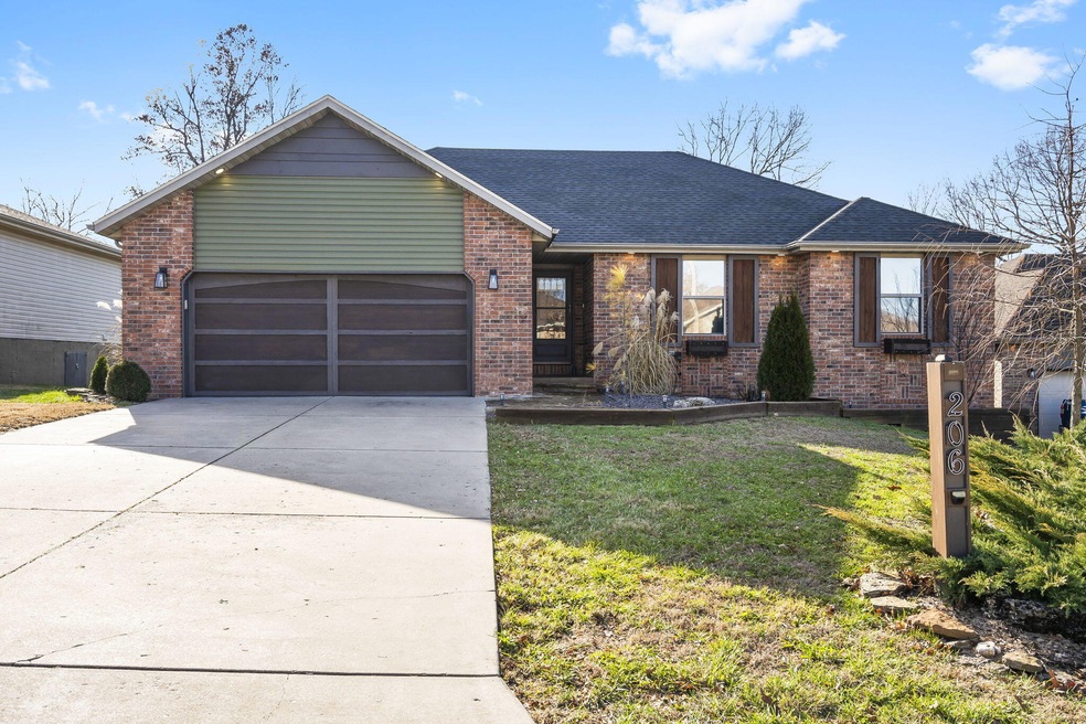 206 Pinehill Ct, Nixa, MO 65714 - photo 1