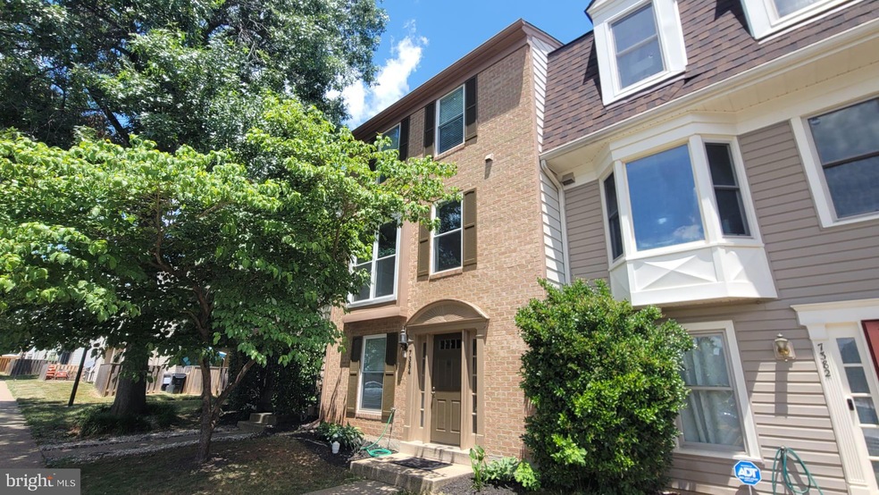 7384 Rokeby Dr, Manassas, VA 20109 - photo 1