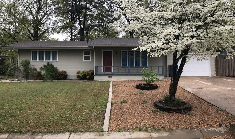 10 Ipswich Dr, Bella Vista, AR 72714 - photo 1