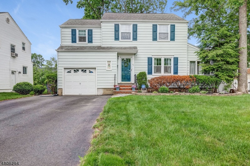 47 Concord Dr, Livingston, NJ 07039 - photo 1