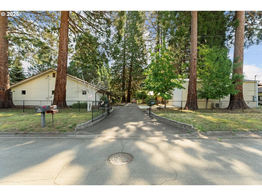 For Sale $688,900 • Co-Listing Agent