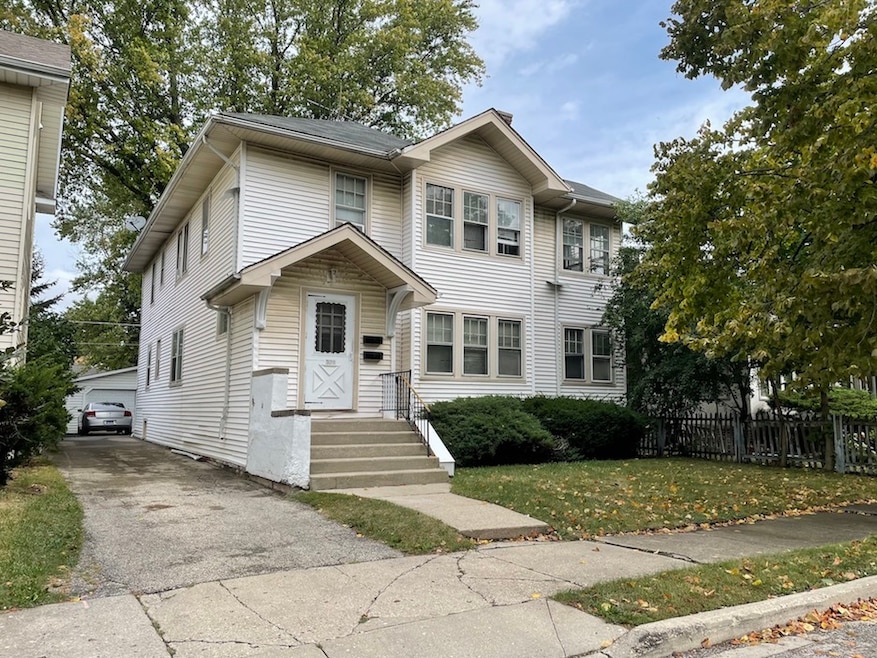328 Hull Ct, Waukegan, IL 60085 - photo 1