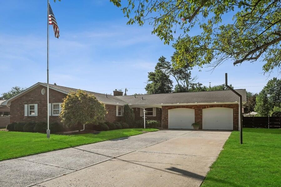 01_1414NManorDr_571_FrontView_LowRes