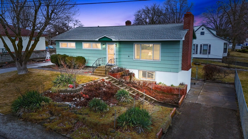 1608 N Locust Rd, Spokane Valley, WA 99206 - photo 1