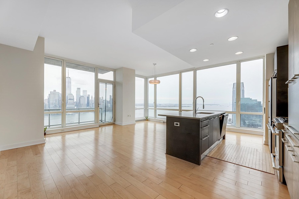 Crystal Point unit 3905, Jersey City, NJ 07302 - photo 1