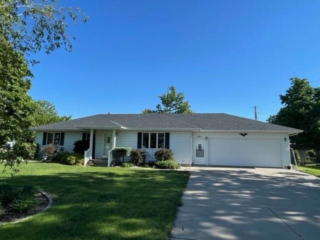 2901 1st Ave E, Newton, IA 50208 - photo 1