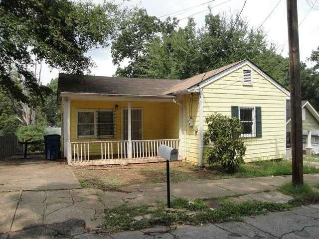 Exterior Front. Charming 3 bedroom bungalow/ranch 
