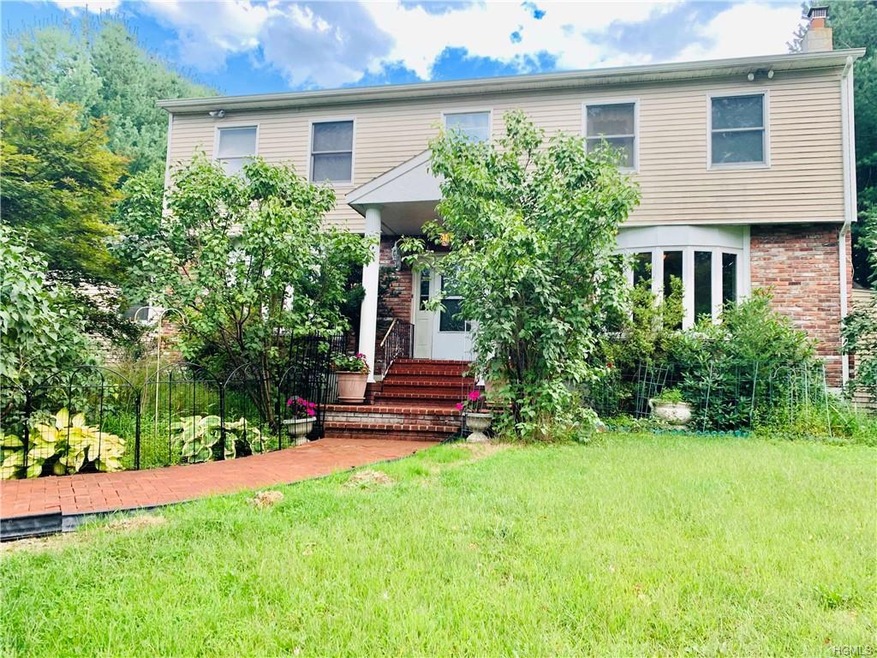 112 Wilmont Ct, Hopewell Junction, NY 12533 - photo 1