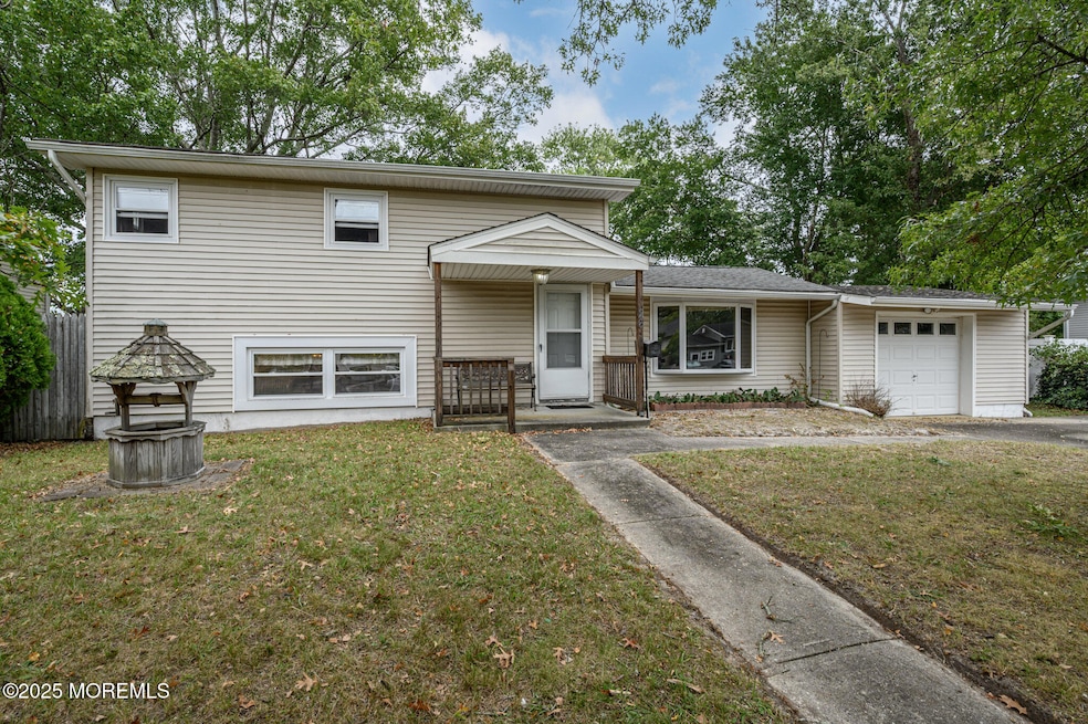 Pending $385,000 • Co-Listing Agent