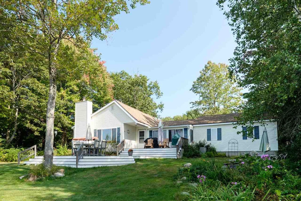 129 Georgetown Dr, Center Barnstead, NH 03225 - photo 1