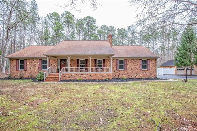 440 Sandhurst Dr, Petersburg, VA 23805 - photo 1