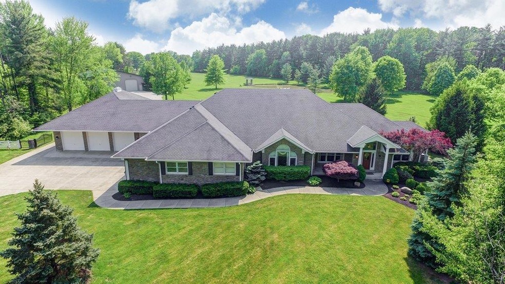 7993 Green Lake Dr, Liberty Township, OH 45044 - photo 1