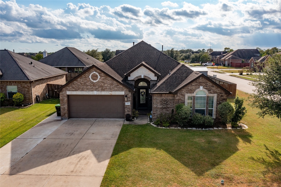 802 Sterling Ct, Bay City, TX 77414 - photo 1