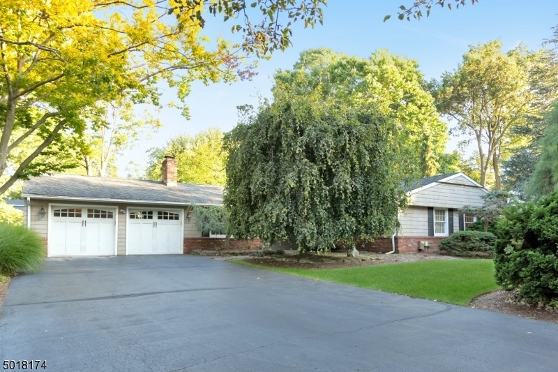 101 Thackeray Rd, Oakland, NJ 07436 - photo 1