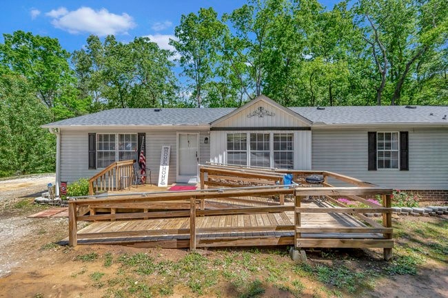 1018 Santee Dr, Walhalla, SC 29691 - photo 1