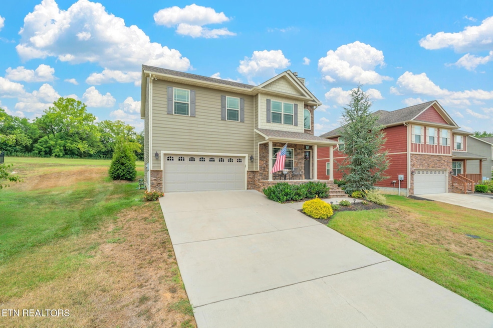 2-web-or-mls-262 Twilight Blvd-3