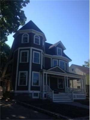 122 E Side Pkwy, Newton, MA 02458 - photo 1