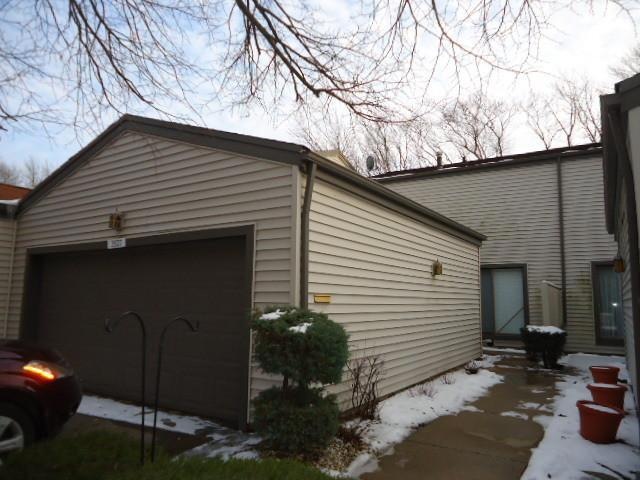 3527 Golfview Dr, Hazel Crest, IL 60429 - photo 1