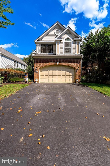 Sold $1,300,000 • Co-Listing Agent